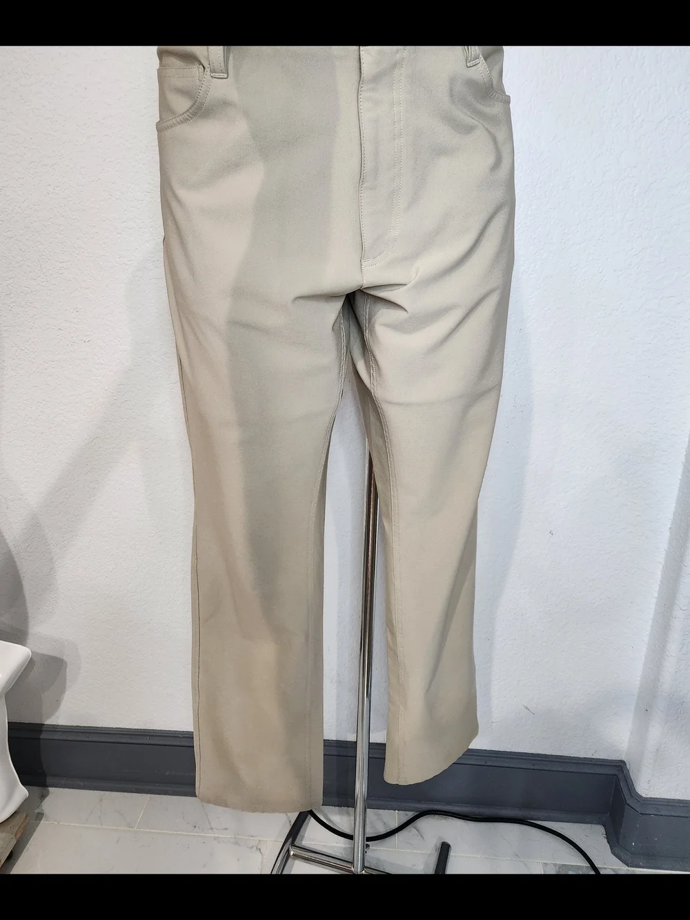 FootJoy Men’s Beige Performance Golf Shorts